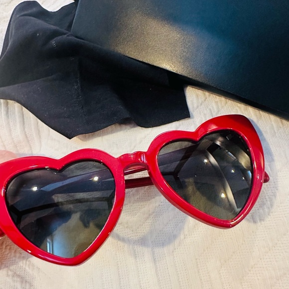Saint Laurent New Wave Heart LouLou Sunglasses - Picture 4 of 14